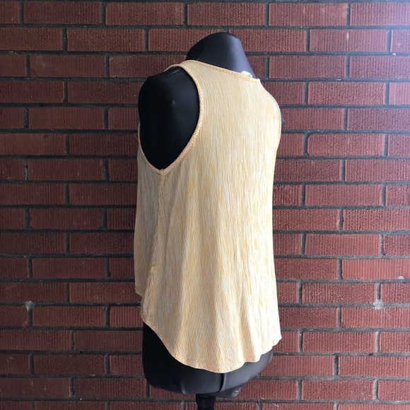 Millibon Adorable Yellow top - Picture 6 of 9